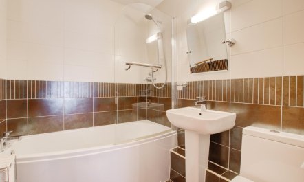 2 Bed in Whitby 8