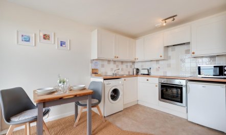 1 Bed in Clifton Court 4