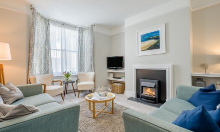 4 Bed in Padstow 1