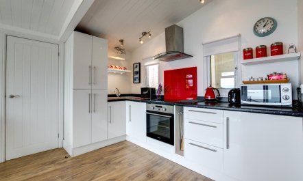 1 Bed in Nr Dartmouth 3