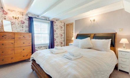 3 Bed in Robin Hoods Bay 9