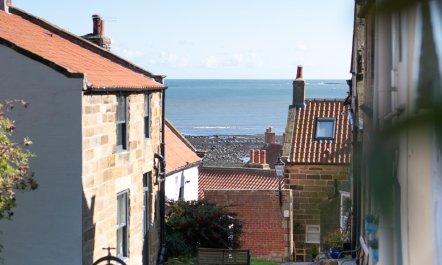 3 Bed in Robin Hoods Bay 1