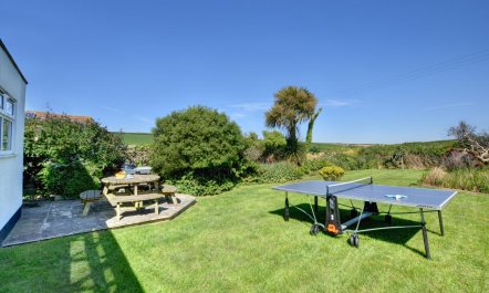 4 Bed in Padstow 2