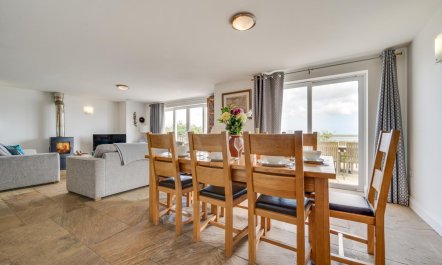 4 Bed in Nr Saundersfoot 2