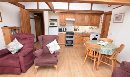 2 Bed in Nr Hailsham 4