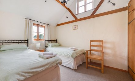 2 Bed in Nr Hailsham 6