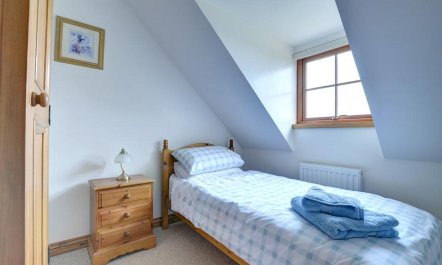 2 Bed in Whitby 8