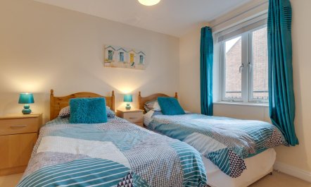 2 Bed in Whitby 8
