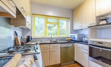4 Bed in Ilkley 9