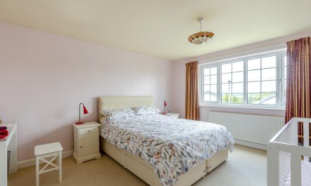 4 Bed in Ilkley 2