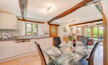 2 Bed in Meshaw 4