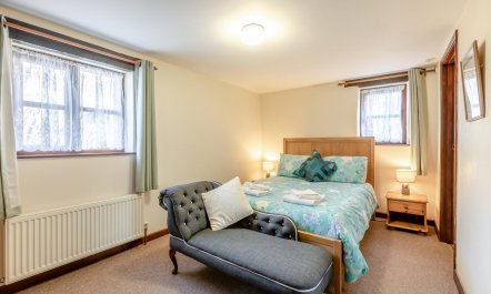 4 Bed in Westward Ho! 9