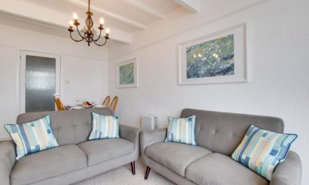 2 Bed in St Ives 9