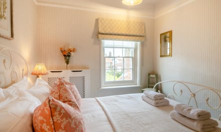 4 Bed in Southwold 8