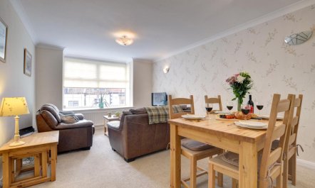 3 Bed in Whitby 5