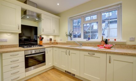 3 Bed in Whitby 6