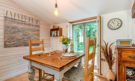 1 Bed in Deal 1