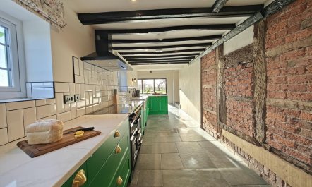 7 Bed in Welshpool 7