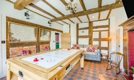 7 Bed in Welshpool 4