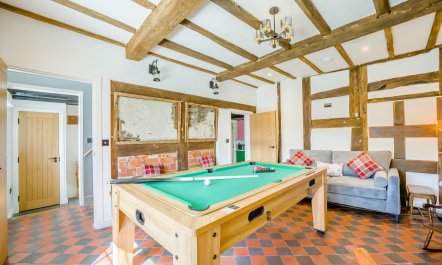 7 Bed in Welshpool 8