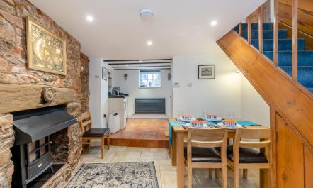 3 Bed in Torquay 1