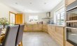 5 Bed in Hanworth Common 8