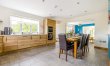 5 Bed in Hanworth Common 3