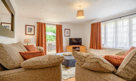 2 Bed in West Runton 1