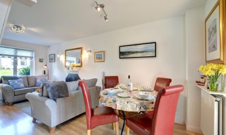 2 Bed in Padstow 6