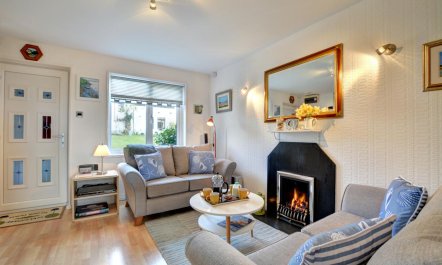 2 Bed in Padstow 1
