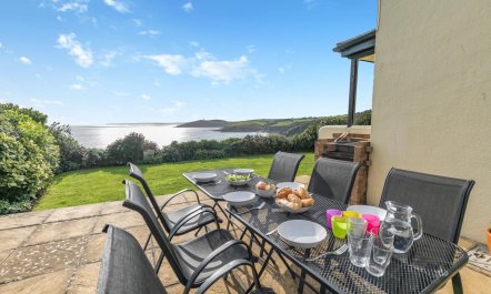 4 Bed in Polruan 0