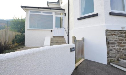 1 Bed in Looe 9