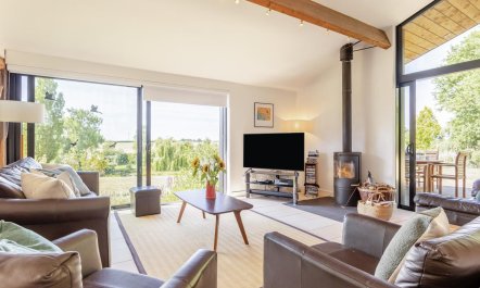 3 Bed in Holbrook 1