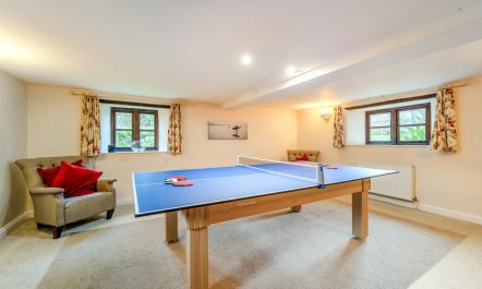 5 Bed in Middle Marwood 9