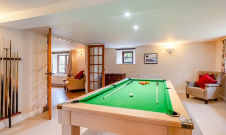 5 Bed in Middle Marwood 8