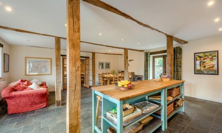 5 Bed in Middle Marwood 5