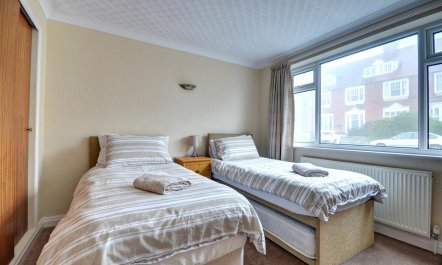 3 Bed in Whitby 9