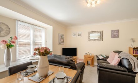 1 Bed in Whitby 6