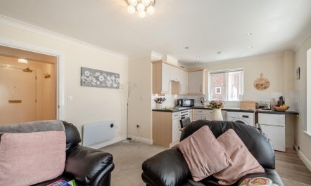 1 Bed in Whitby 1