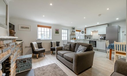 3 Bed in Padstow 1