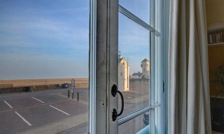 2 Bed in Aldeburgh 2