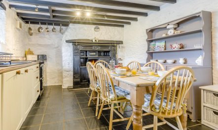 4 Bed in Aberdaron 5