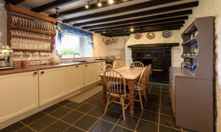 4 Bed in Aberdaron 8