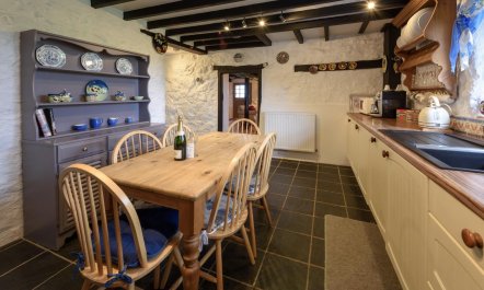 4 Bed in Aberdaron 7