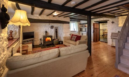 4 Bed in Aberdaron 1