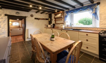 4 Bed in Aberdaron 3