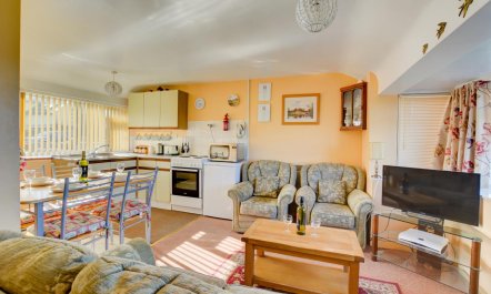 2 Bed in Mundesley 7