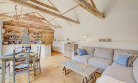 2 Bed in Rockland St. Mary