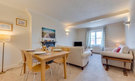 3 Bed in Woodbridge 2