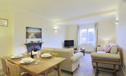 3 Bed in Woodbridge 9